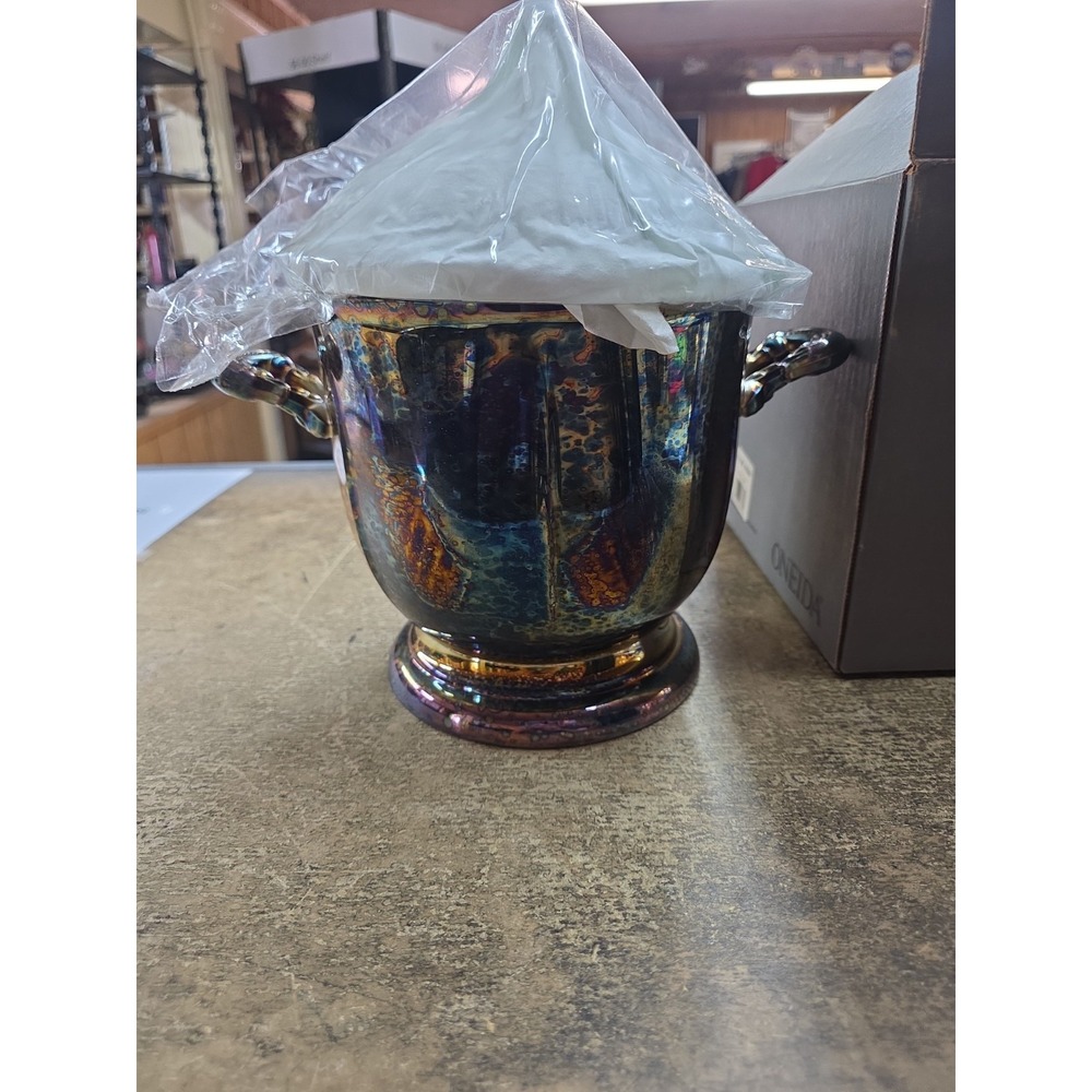 Vintage Oneida Du Maurier Fluted Silverplated Ice Bucket